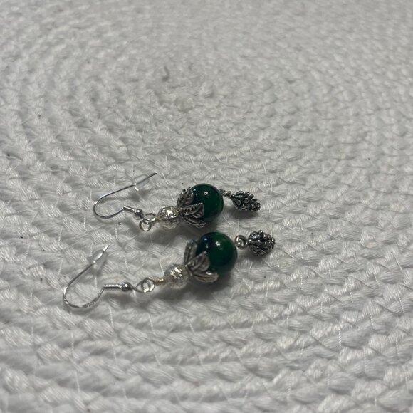 Whimsical GREEN GLASS & SILVER PINECONE Handmade Silver Dangle Earrings #260D - Picture 3 of 3